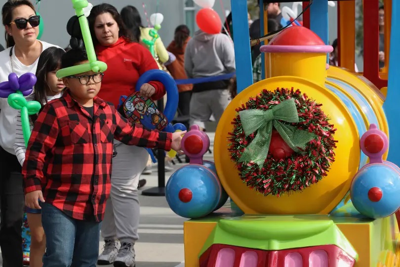 Boy with Traina and Balloon Art