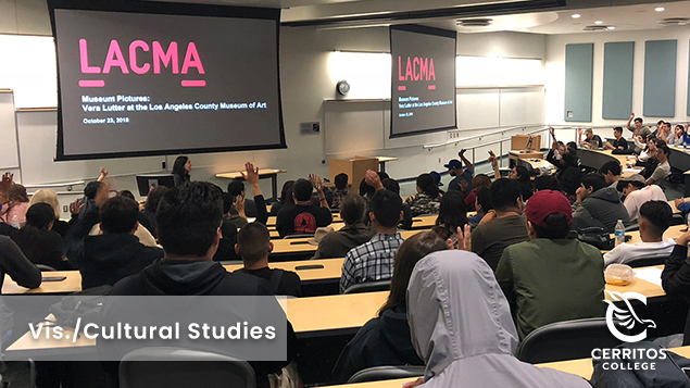 students participating in Visual/Cultural Studies class