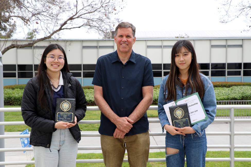 Enedina Hu Loera (Biochemistry) and Han Jen Lee (Chemistry) Enedina Hu Loera and Han Jen Lee