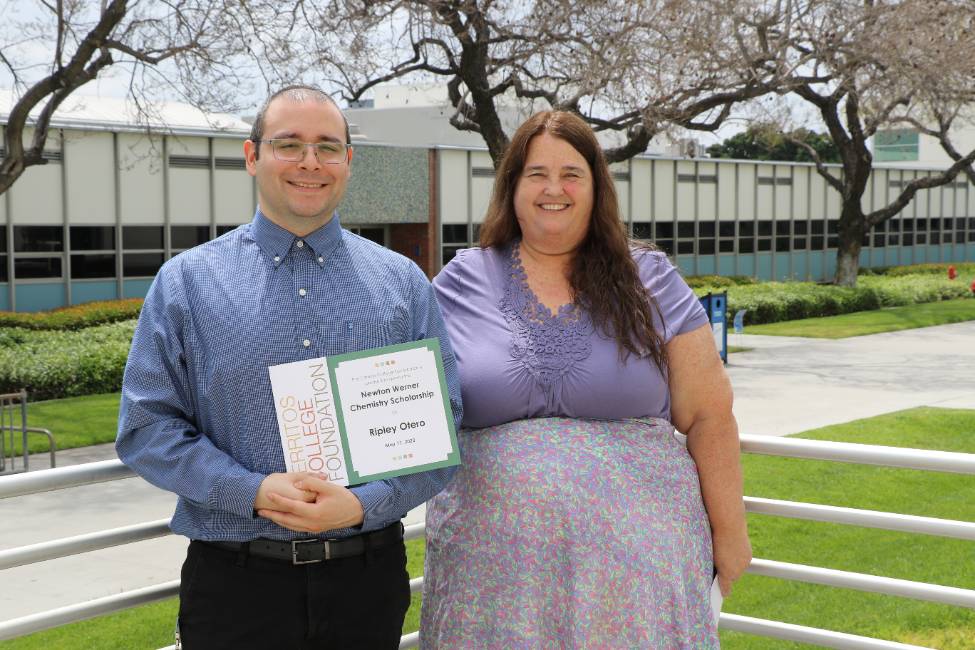 Ripley Otero (Newton Werner Chemistry Scholarship) Ripley Otero