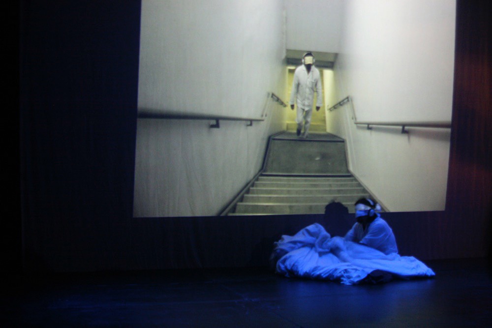 Marcus Kuiland SUR 2011 Artists performance and video projection.