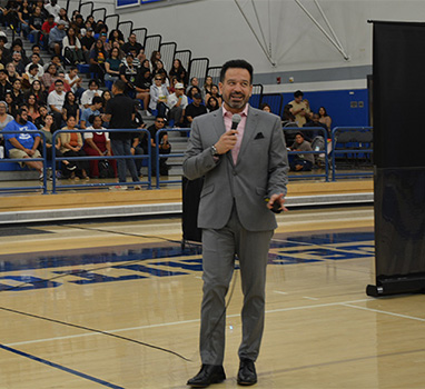 Dr. Fierro speaking to students on Welcome Day 2023