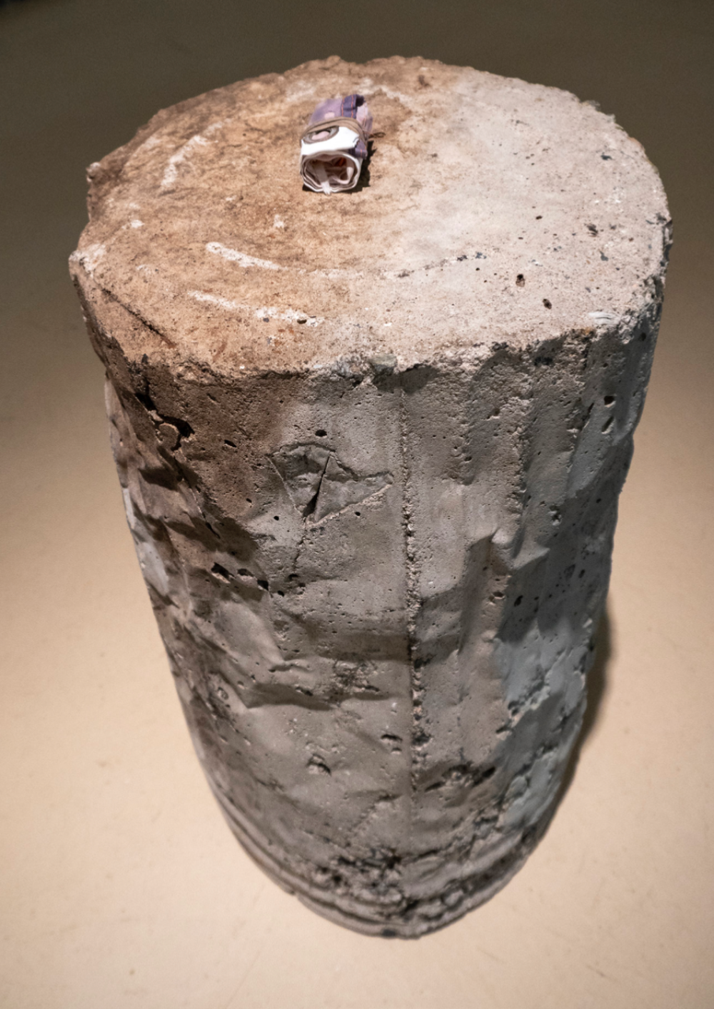 SUR Block of concrete