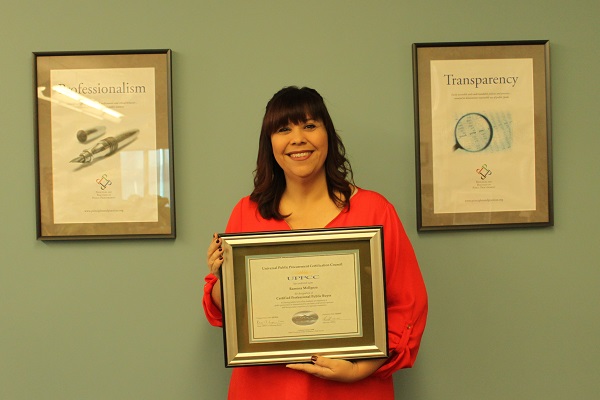 Ramona Mellgoza with certificate
