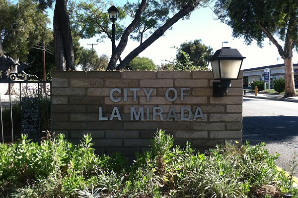 City of La Mirada sign