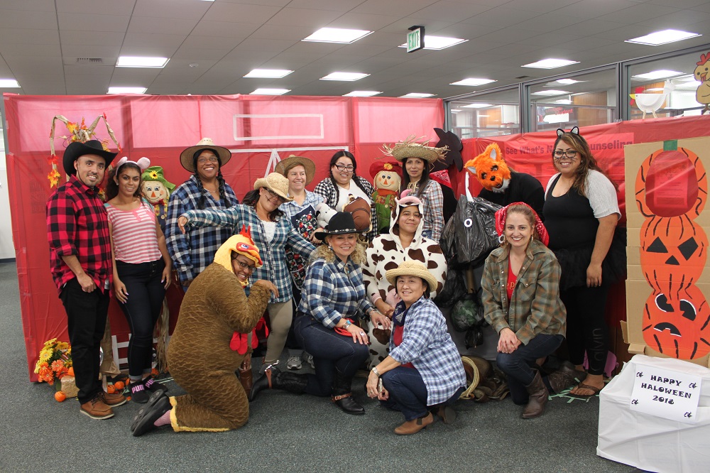 Counseling's staff in costumes