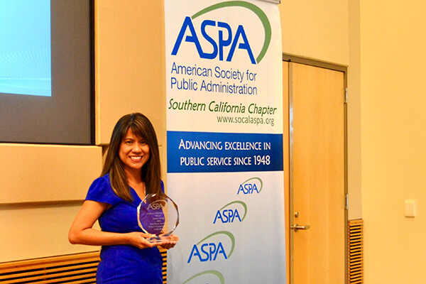 Jannet Malig with the award