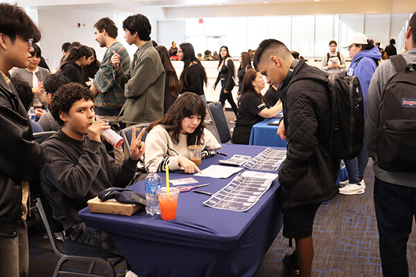 Club Rush booth