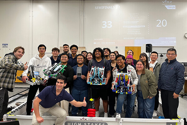 Engineering Technology Club members