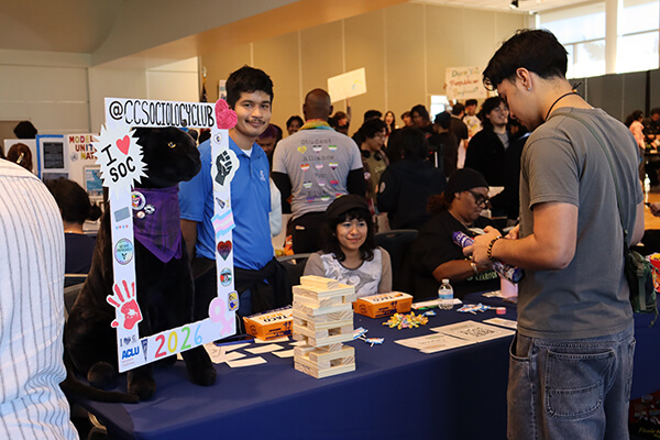 Club Rush booth
