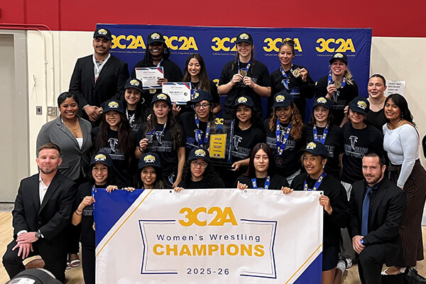 Women's wrestling state champions