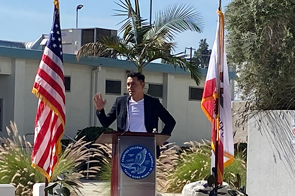 Alumnus Armando Ibanez speaking
