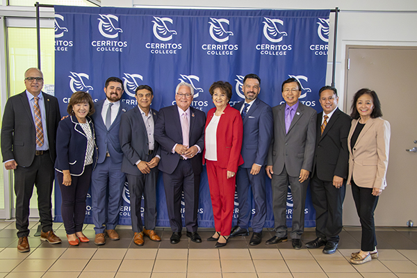 Distinguished guests and college officials