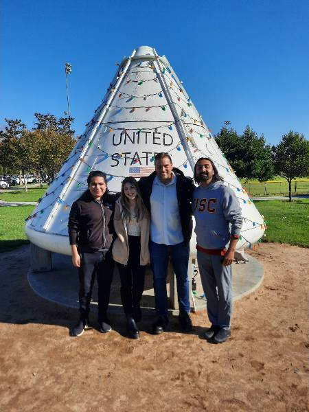 Mentor Dan with mentees