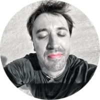 Kamil Turowski Headshot